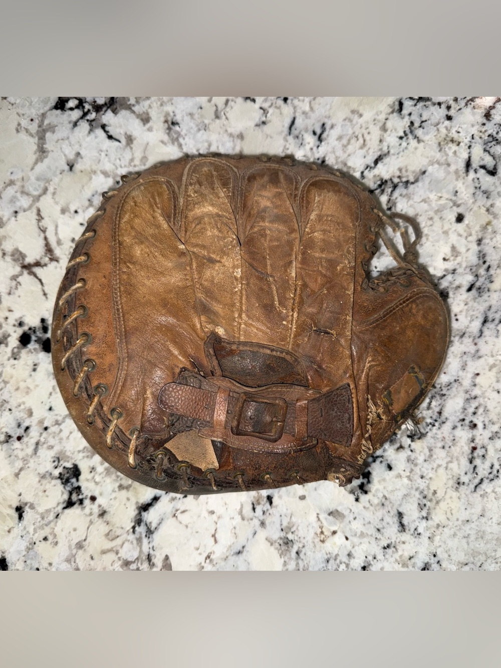 Vintage 1940s Brown Leather Baseball Catchers Mitt/Glove Made in USA 10”